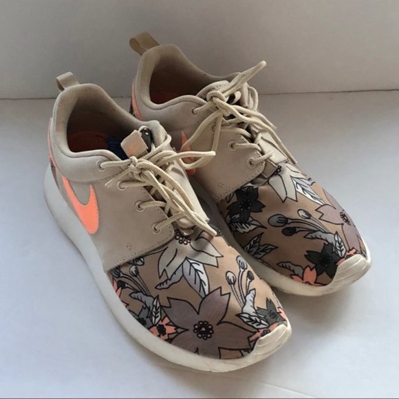 Nike Shoes - Nike Limited Edition Roshe Floral Print Sneakers